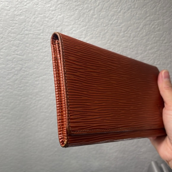 EUC, Auth Louis Vuitton Cipango Gold Long Epi Leather, Vintage - Picture 8 of 14